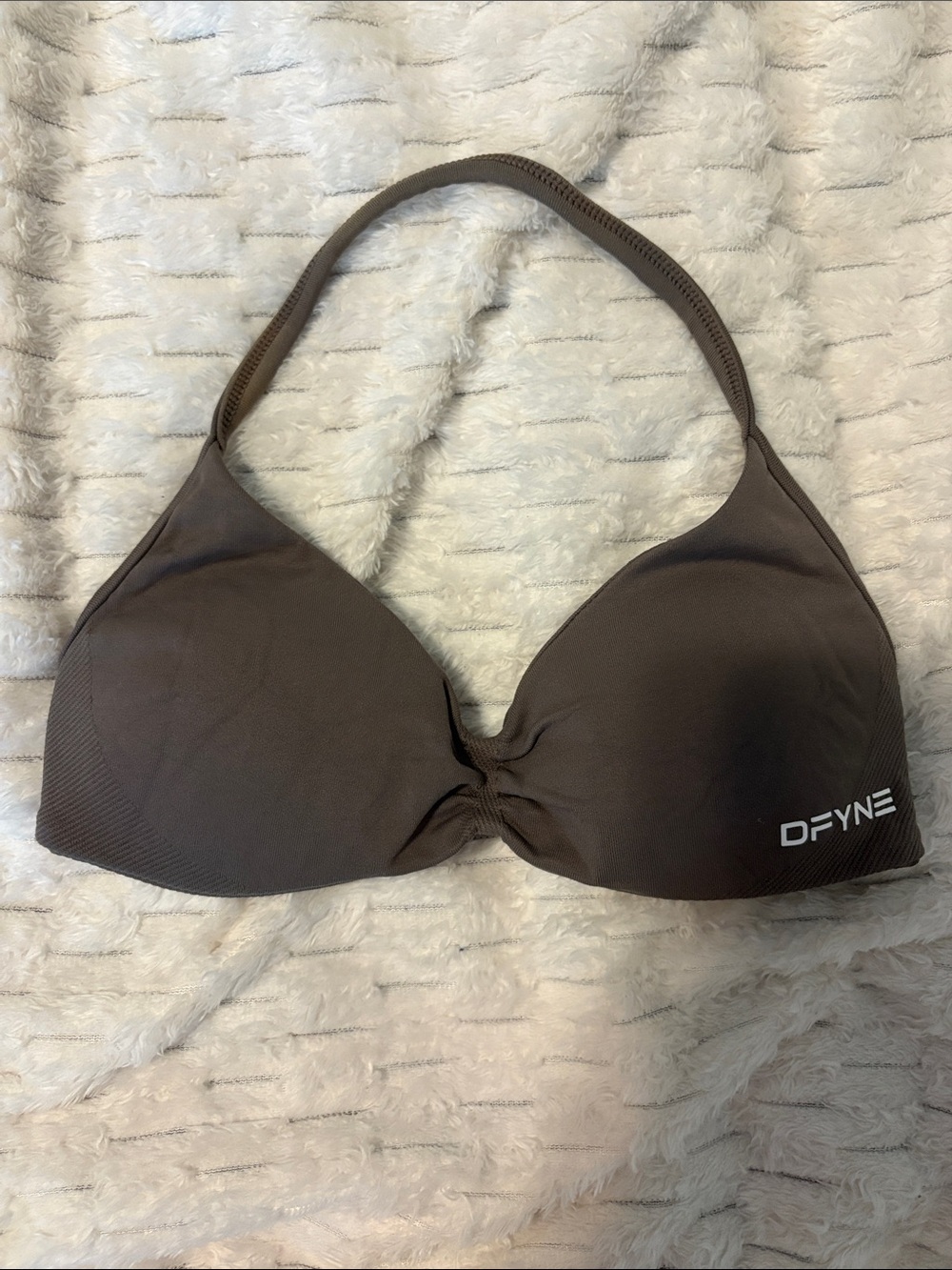 DFYNE Impact Strappy Bra in Truffle